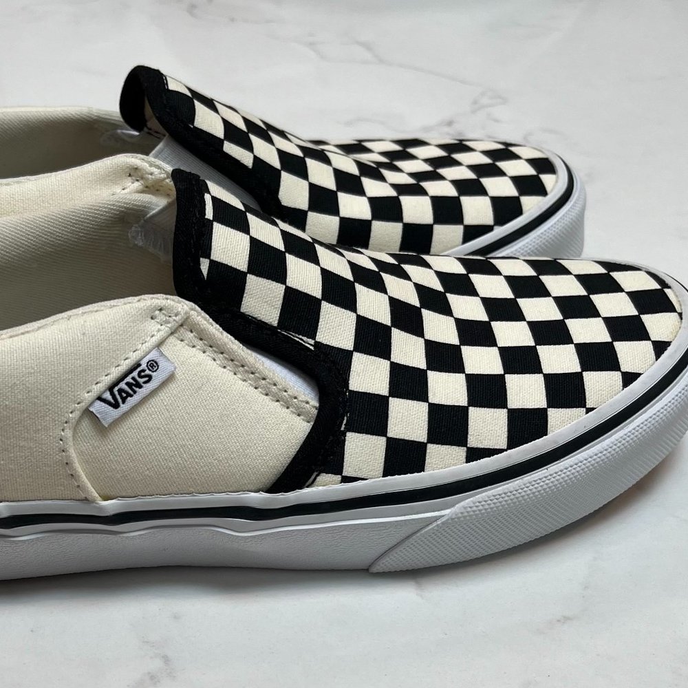 NWT Youth Vans size 4